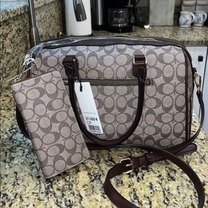 NWT Classic Fashion Signature Duffle Handbag with Matching Wallet